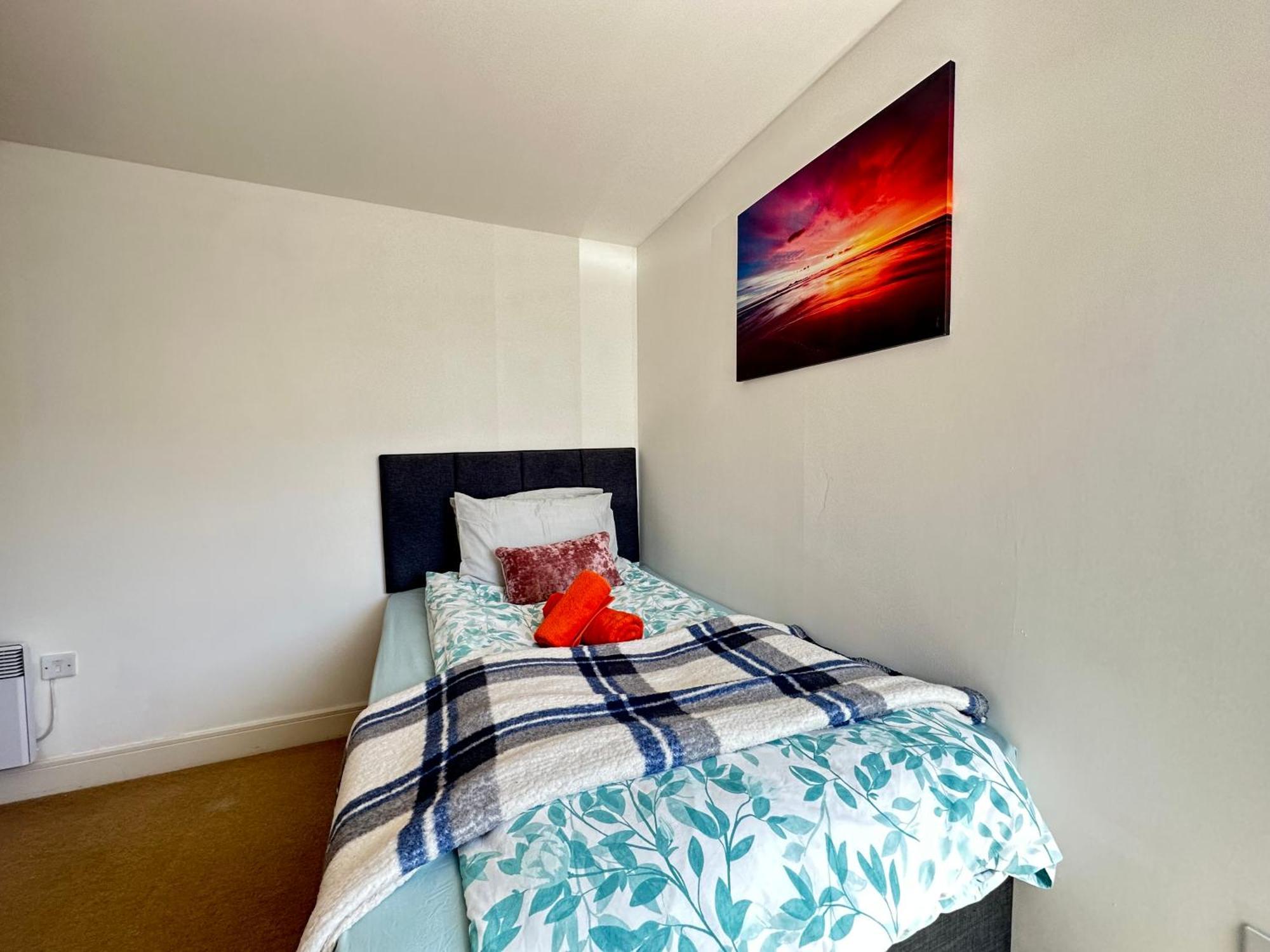 Water Front Apt Walk To The Beach & City Centre Swansea Buitenkant foto